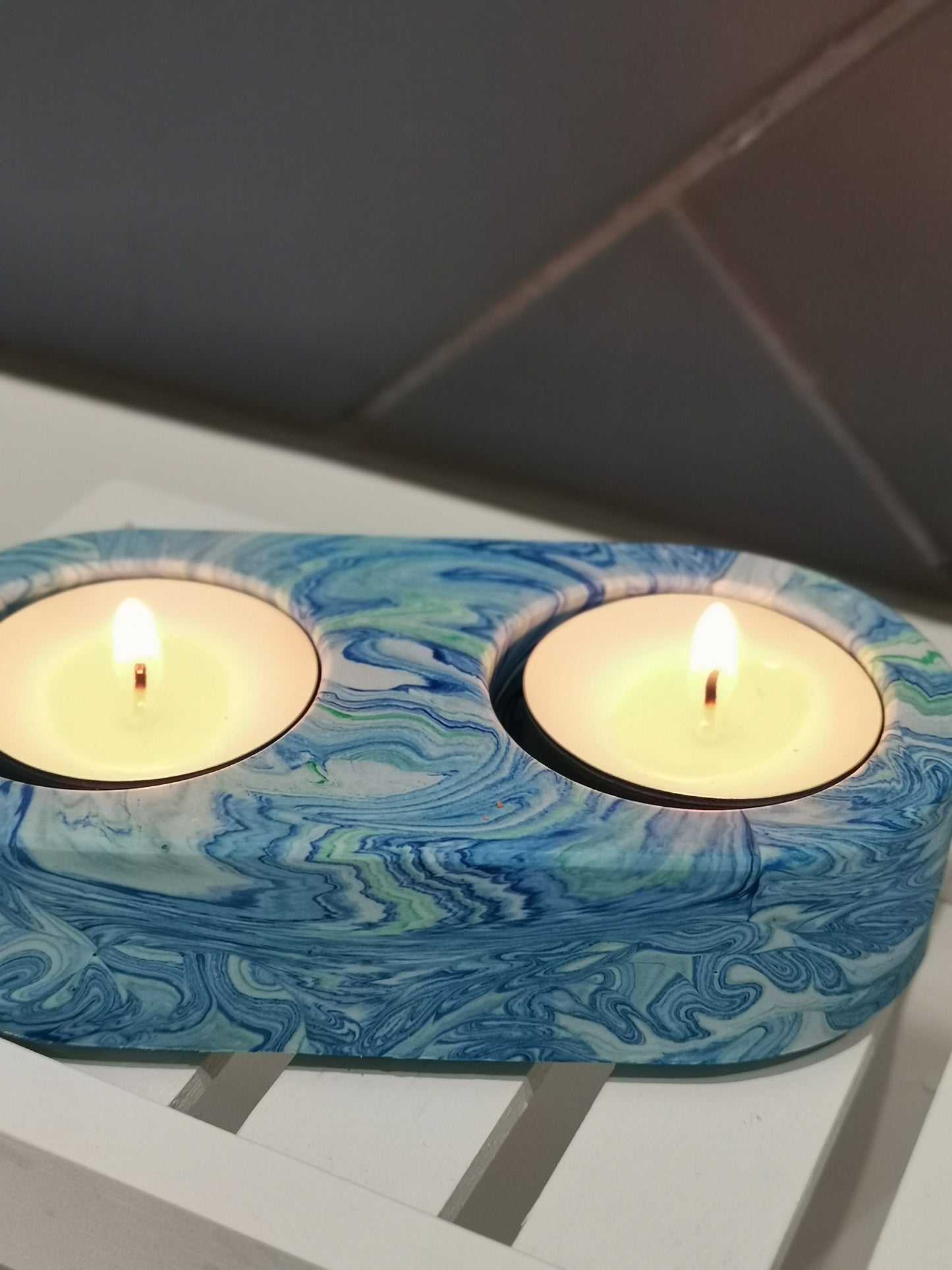 Double tealight holder